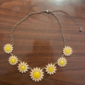 Daisy statement necklace